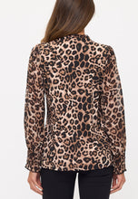 Load image into Gallery viewer, Animal Print Button Down Shirt
