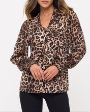 Load image into Gallery viewer, Animal Print Button Down Shirt
