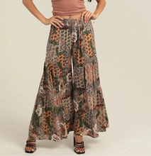 Load image into Gallery viewer, The Gia Wide Leg Pants
